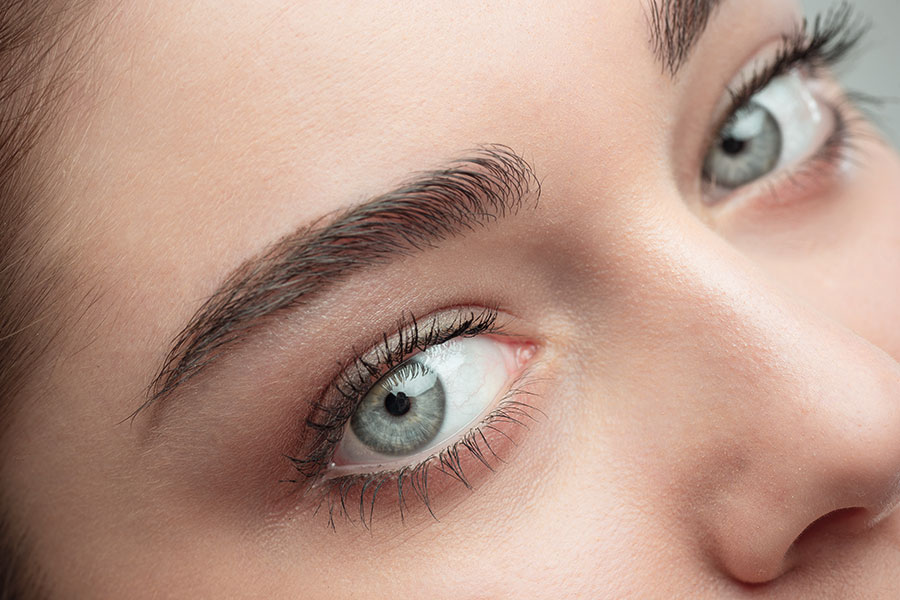 Перманентный макияж бровей