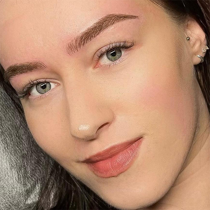 Перманентный макияж бровей - 2200 Kč